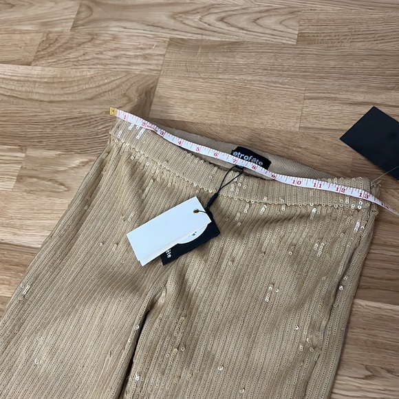 SET NWT RETROFETE Julien Sequin Knit Pant and Vaani Bra set in nude - Picture 12 of 16